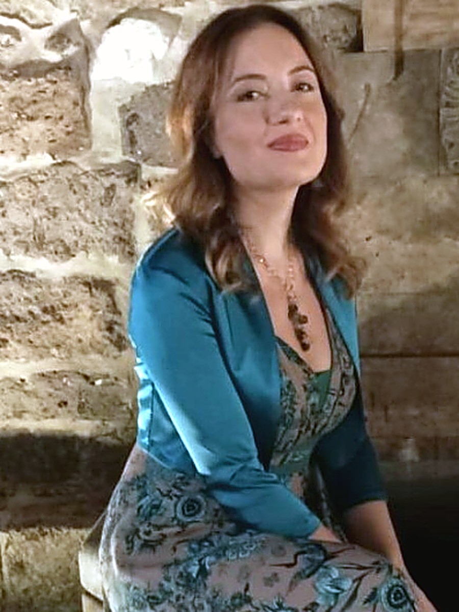 Ritratto della Dott.ssa Maria Carmine Ombrato, psicologa clinica a Caserta